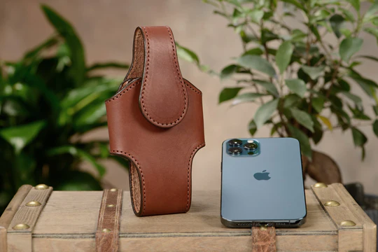Medium Brown Leather Vertical Cellphone Holster Case